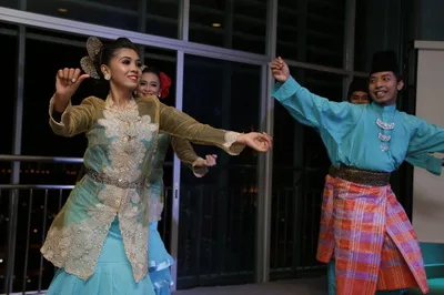 Momen di Arina Skyview